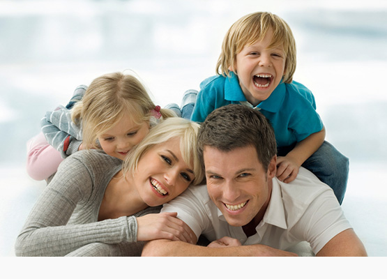 [Translate to Espanol:] Glückliche Familie